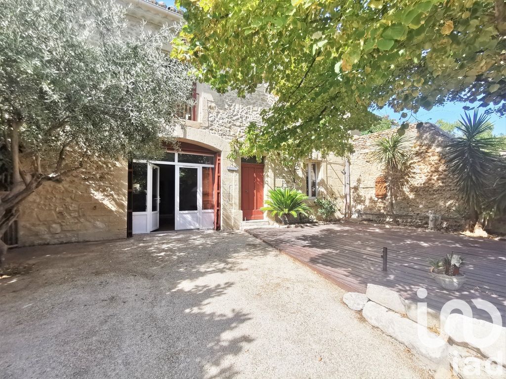 Achat maison à vendre 5 chambres 248 m² - Rochefort-du-Gard