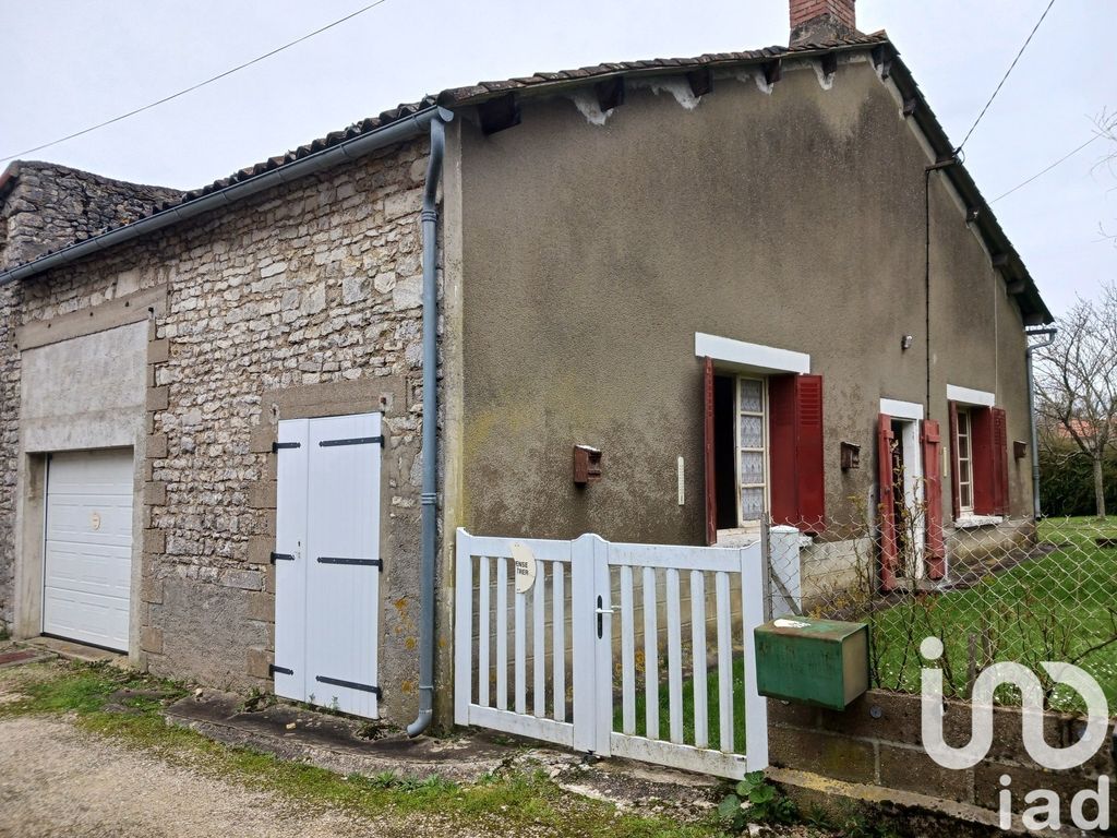 Achat maison à vendre 1 chambre 52 m² - Usson-du-Poitou