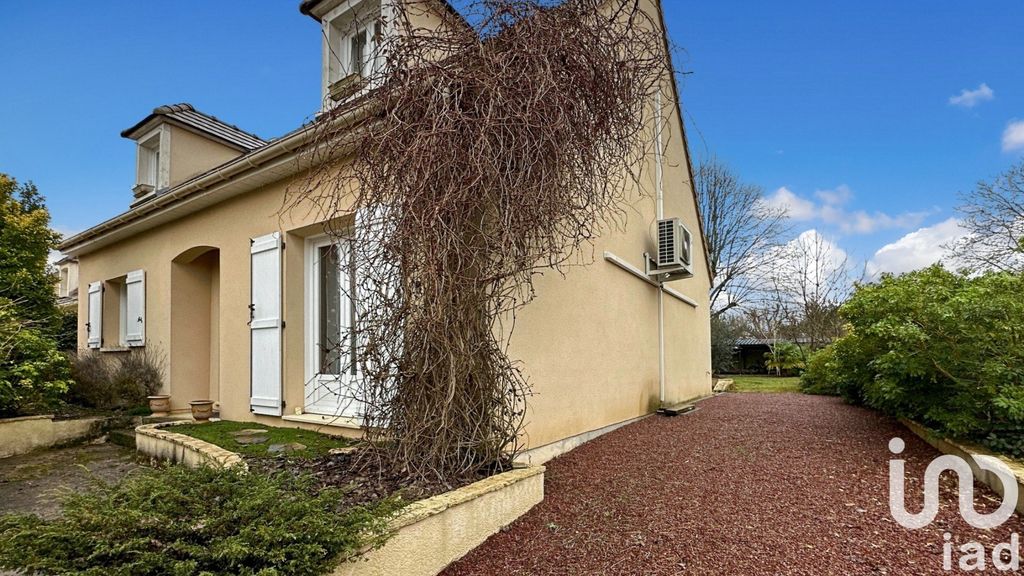Achat maison à vendre 4 chambres 126 m² - Moret-Loing-et-Orvanne