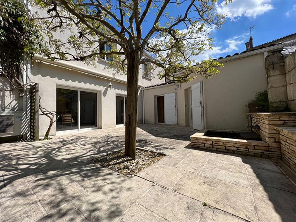 Achat maison à vendre 5 chambres 151 m² - Niort