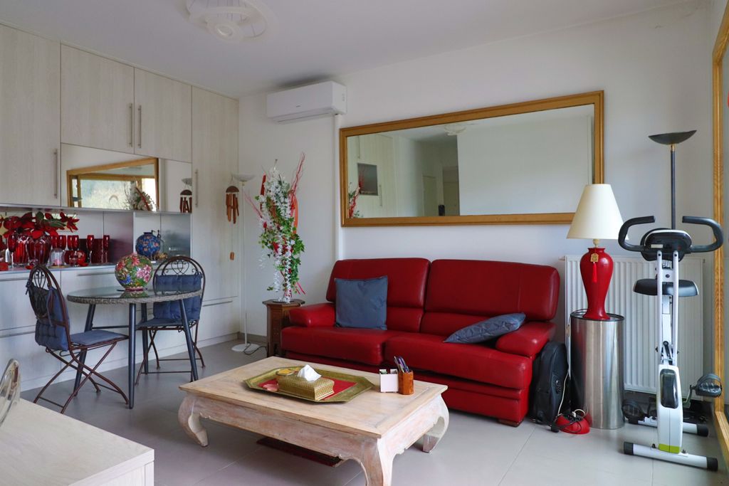 Achat appartement à vendre 2 pièces 50 m² - Charbonnières-les-Bains