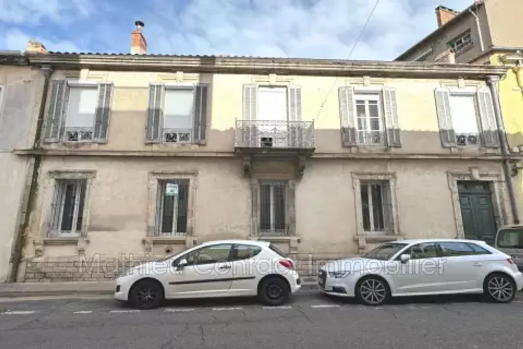 Achat appartement à vendre 7 pièces 191 m² - Nîmes