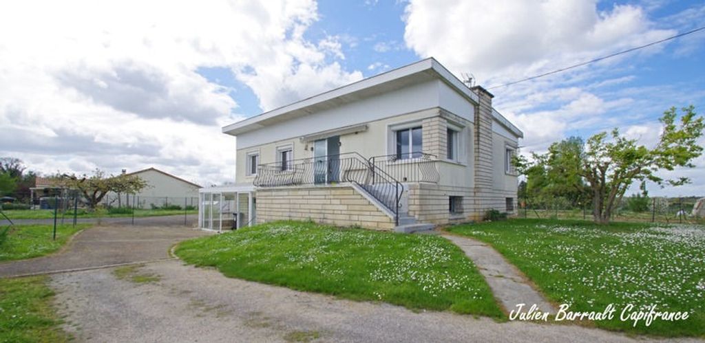 Achat maison à vendre 3 chambres 117 m² - Saint-Julien-l'Ars
