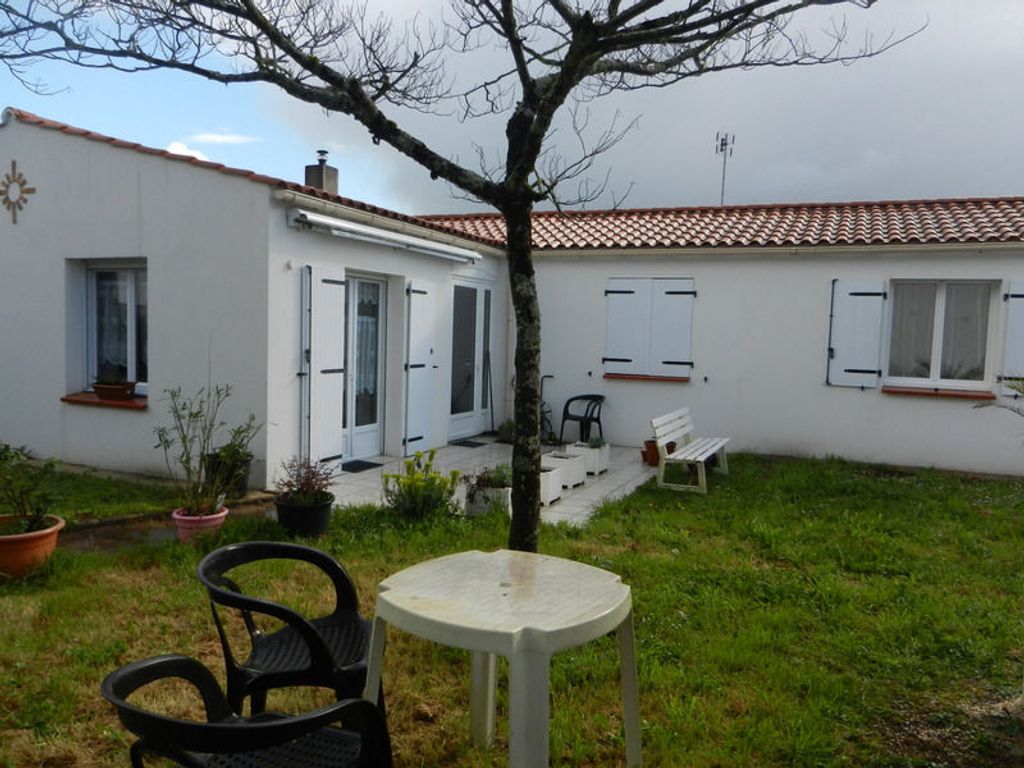 Achat maison à vendre 3 chambres 105 m² - Commequiers