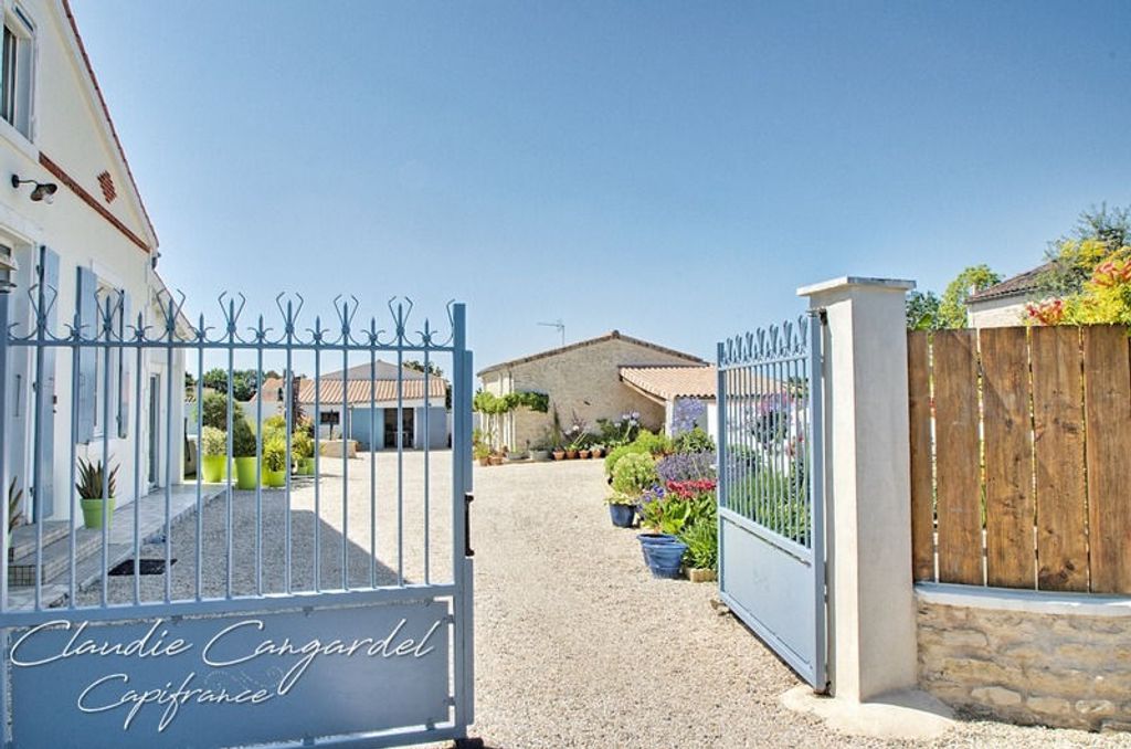 Achat maison à vendre 5 chambres 237 m² - La Rochelle