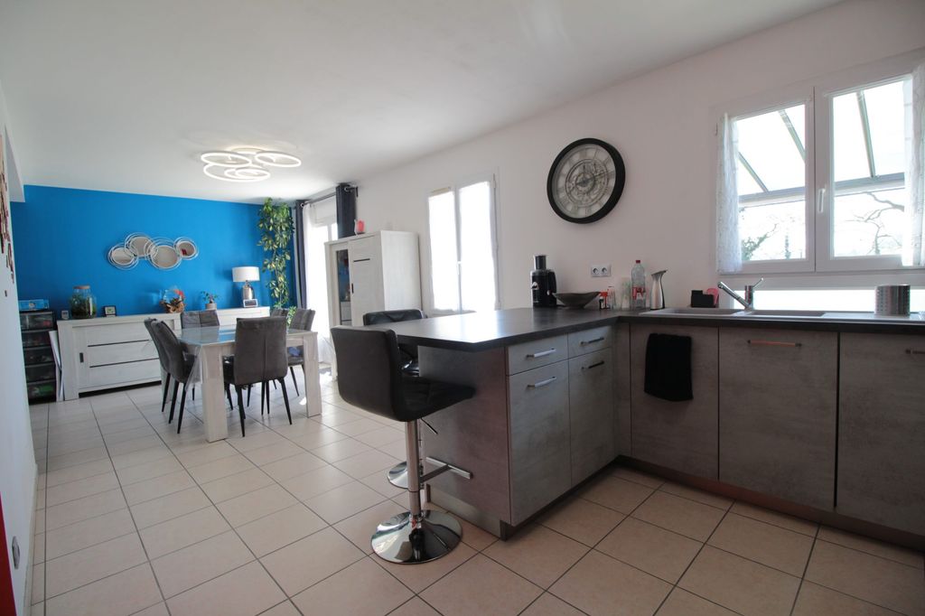 Achat maison à vendre 3 chambres 87 m² - Compiègne