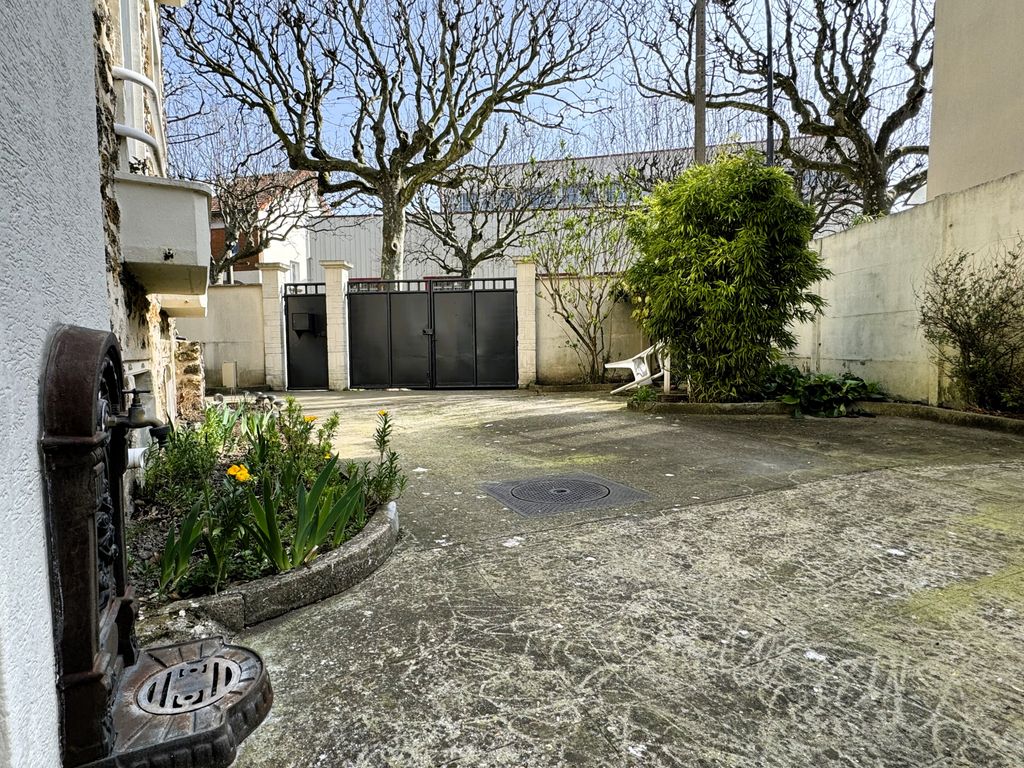 Achat maison à vendre 4 chambres 144 m² - Les Lilas