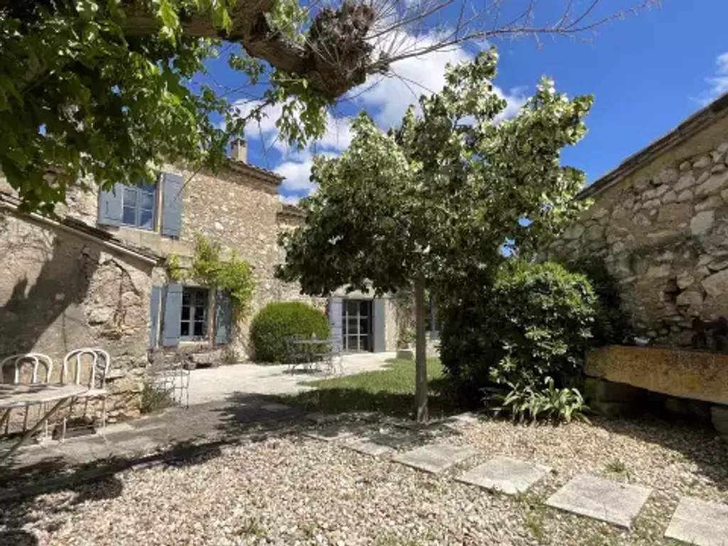 Achat maison à vendre 4 chambres 267 m² - Eygalières