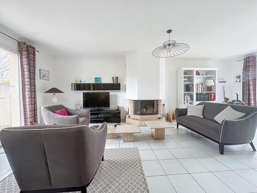 Achat maison à vendre 4 chambres 133 m² - Carrières-sur-Seine