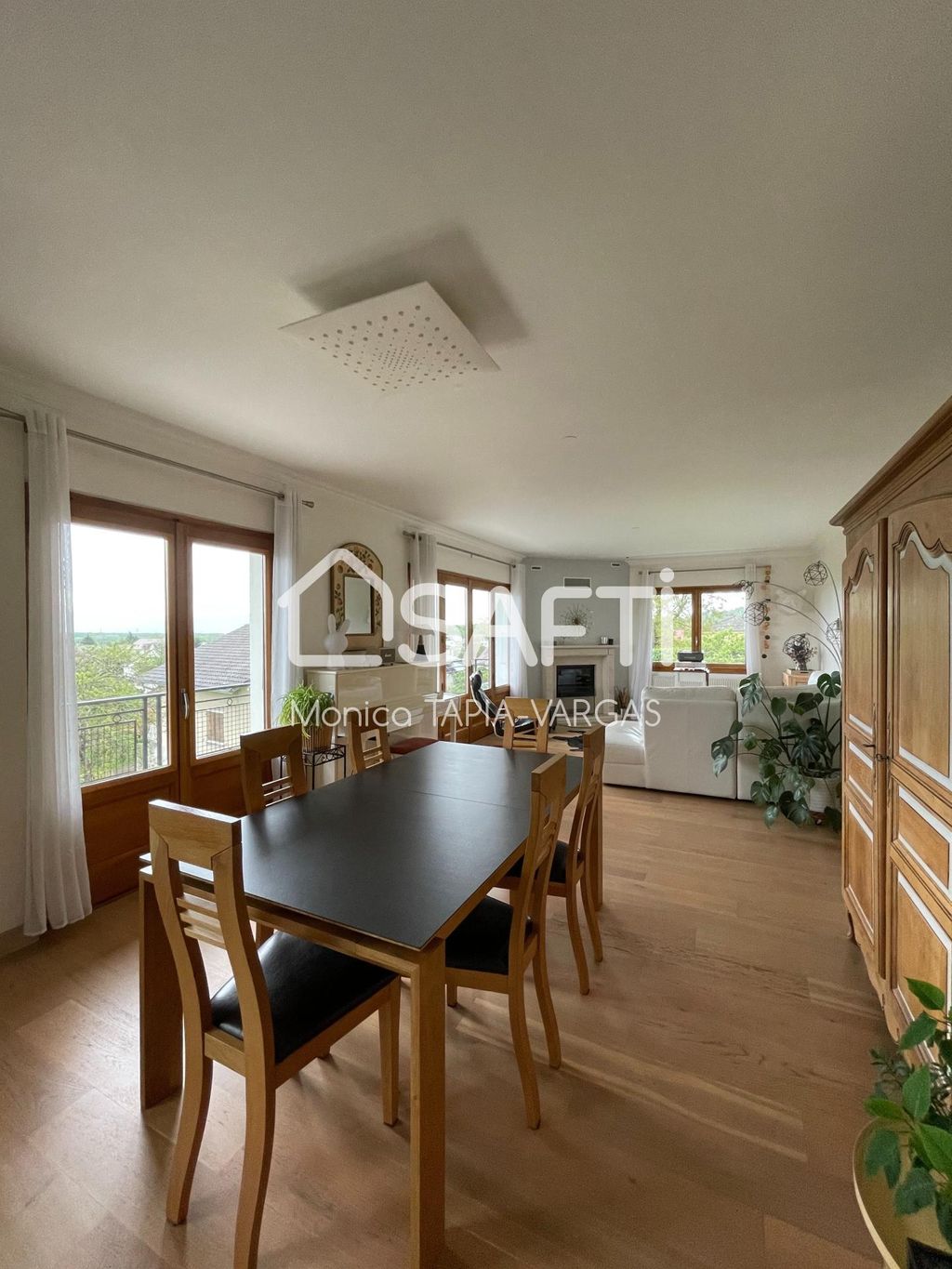 Achat maison à vendre 5 chambres 174 m² - Divonne-les-Bains