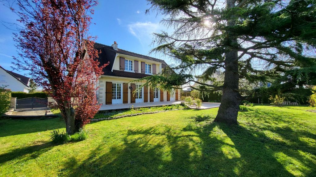 Achat maison à vendre 6 chambres 175 m² - Cormelles-le-Royal