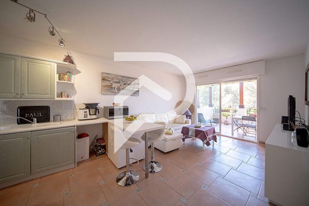 Achat appartement à vendre 2 pièces 44 m² - Saint-Raphaël