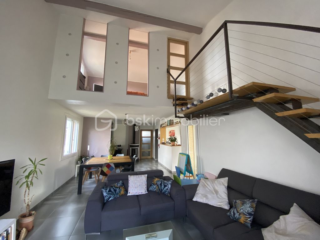 Achat maison à vendre 4 chambres 127 m² - Saint-Pierre-de-Rivière