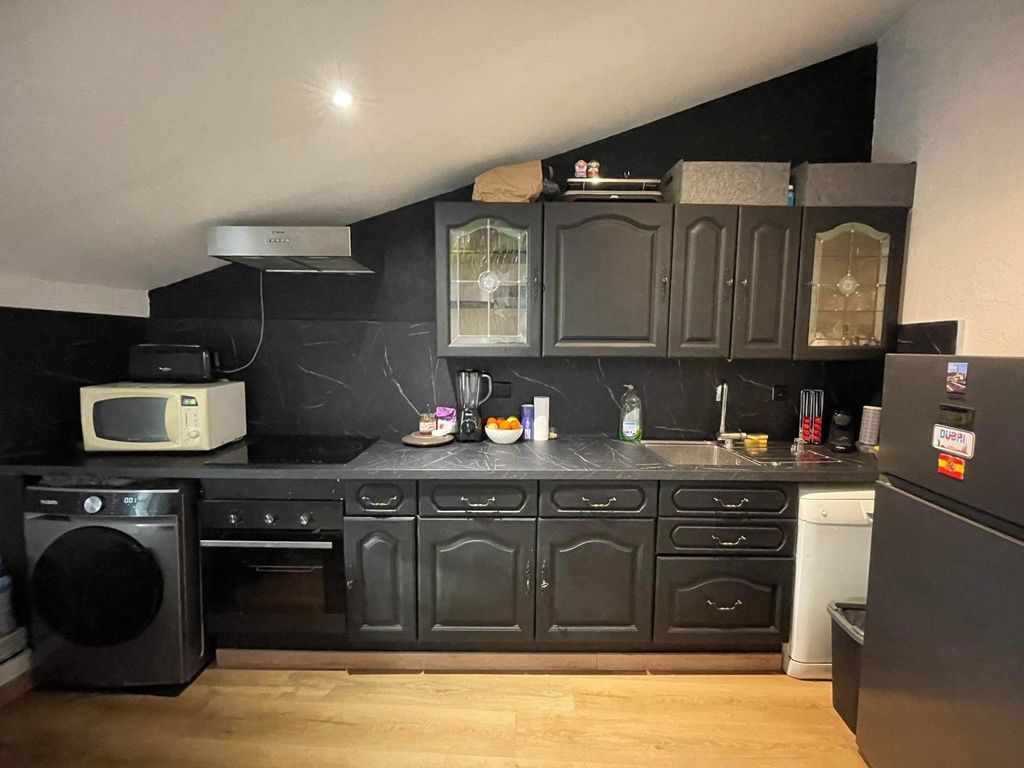 Achat appartement à vendre 3 pièces 44 m² - La Fare-les-Oliviers