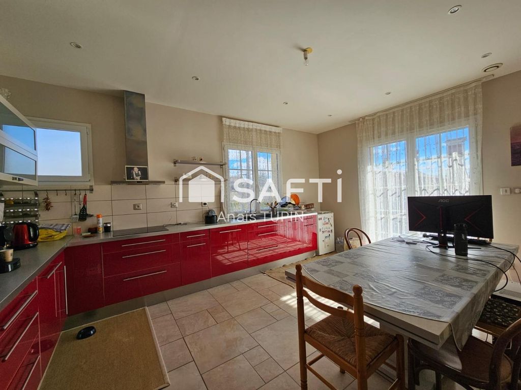 Achat maison à vendre 6 chambres 192 m² - Saint-Laurent-en-Grandvaux