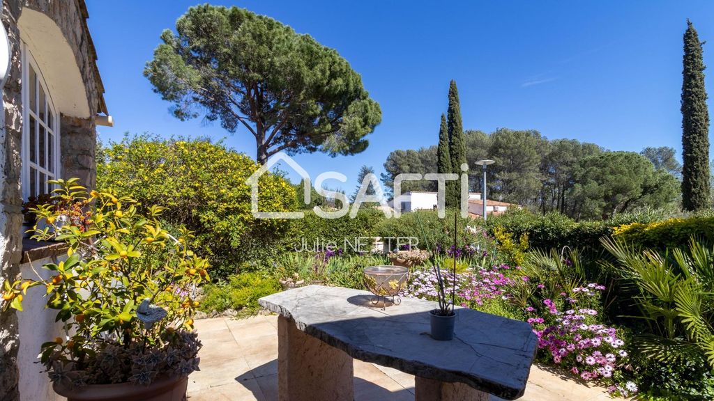 Achat maison à vendre 1 chambre 38 m² - Roquebrune-sur-Argens