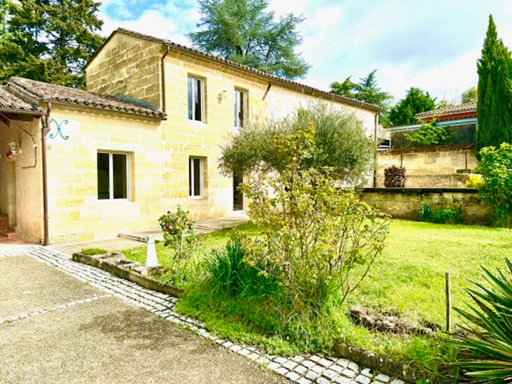 Achat maison à vendre 3 chambres 190 m² - Saint-Magne-de-Castillon