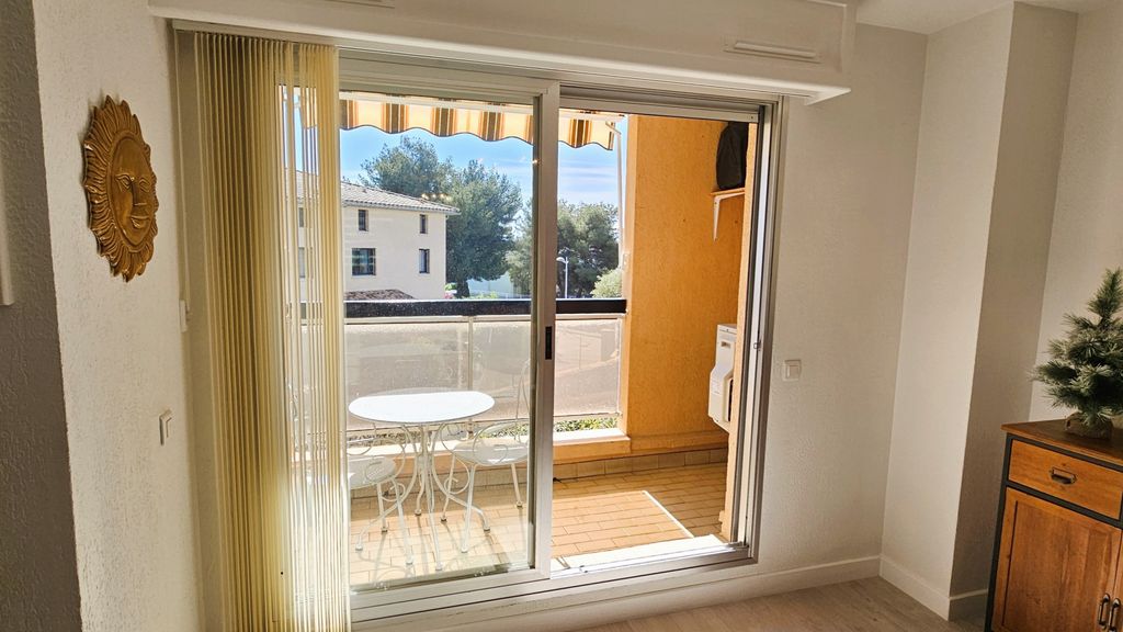 Achat appartement à vendre 3 pièces 54 m² - Bandol