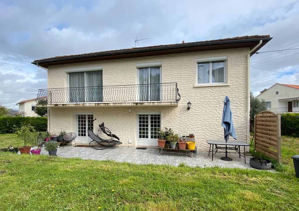 Achat maison à vendre 4 chambres 135 m² - Niort