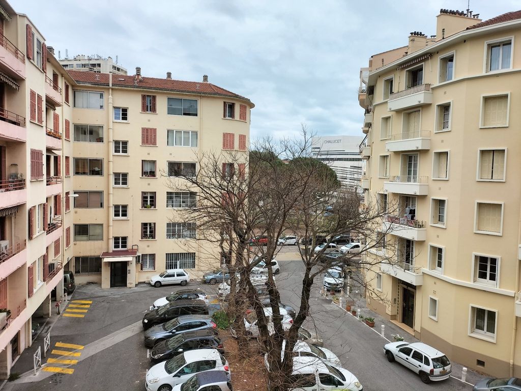 Achat appartement à vendre 3 pièces 64 m² - Toulon
