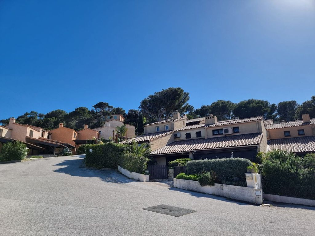 Achat maison à vendre 1 chambre 46 m² - Cavalaire-sur-Mer