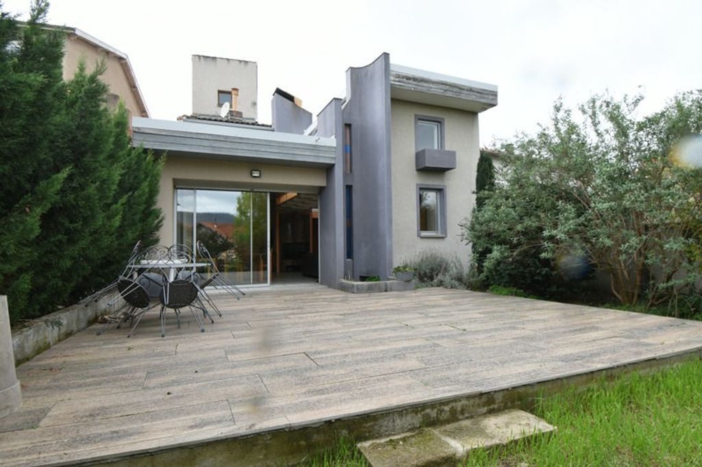 Achat maison à vendre 3 chambres 200 m² - Clermont-Ferrand