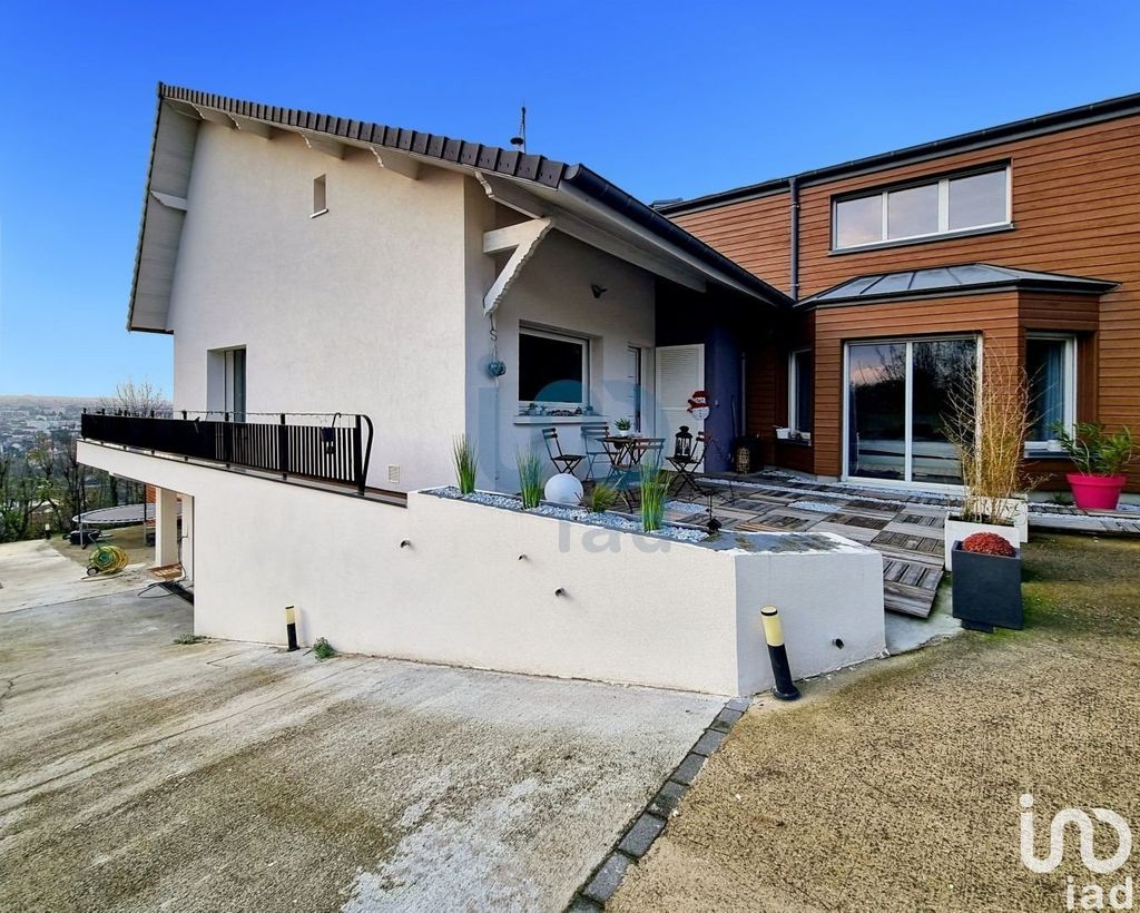 Achat maison à vendre 6 chambres 215 m² - Chennevières-sur-Marne