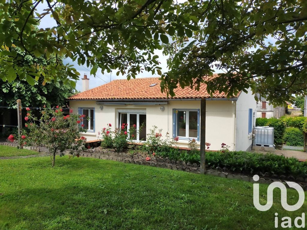 Achat maison à vendre 2 chambres 77 m² - Fontenay-le-Comte