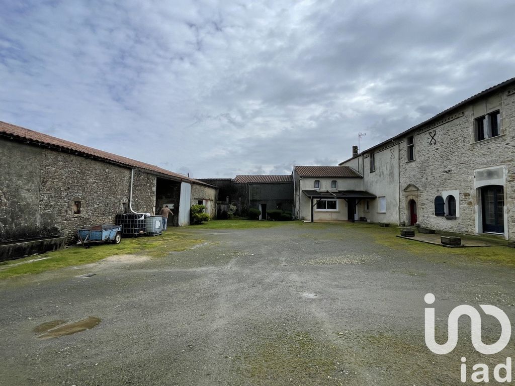 Achat maison à vendre 7 chambres 205 m² - Chantonnay