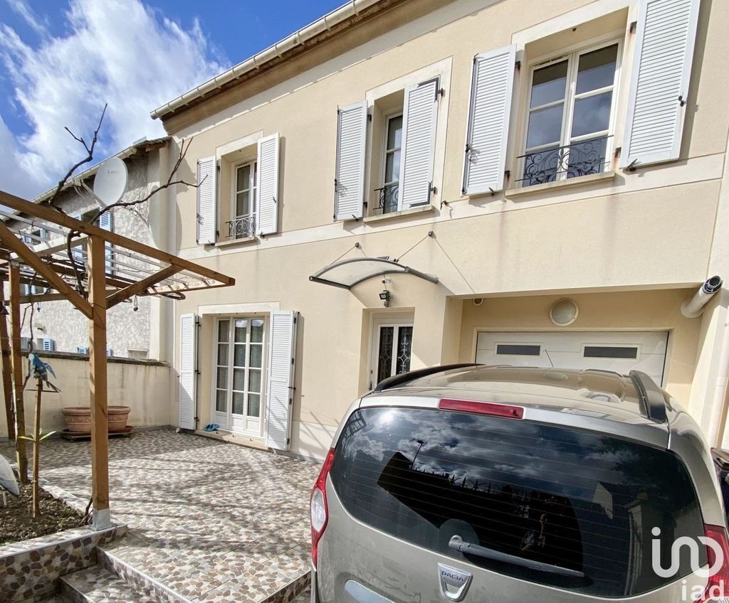 Achat maison à vendre 6 chambres 169 m² - Moissy-Cramayel