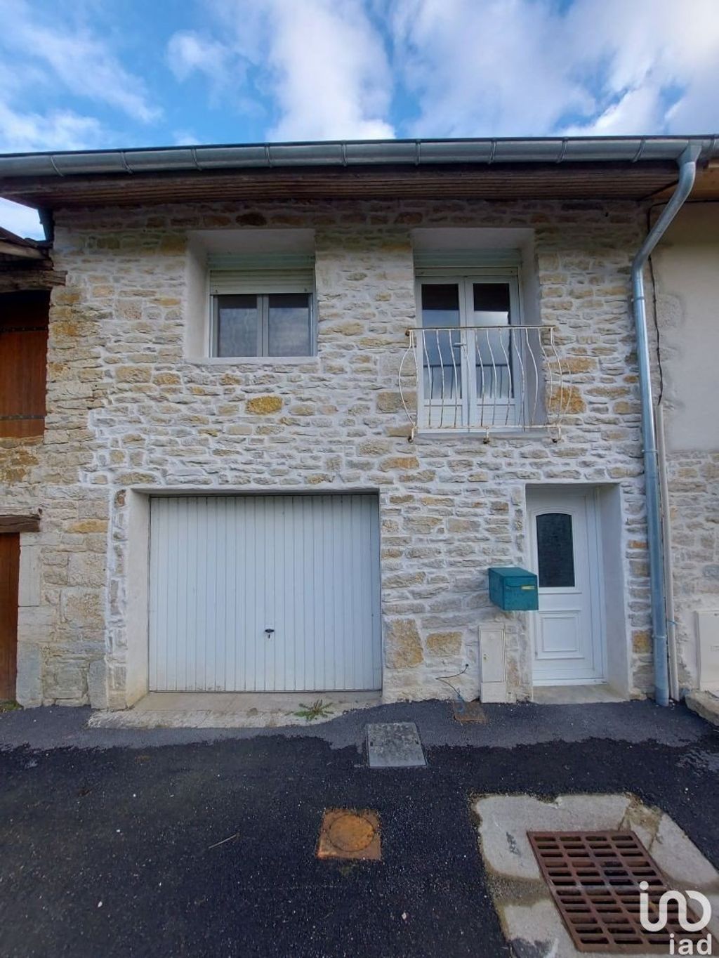 Achat maison à vendre 1 chambre 46 m² - Orgelet