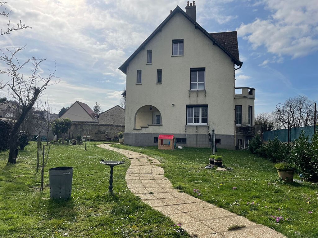 Achat maison à vendre 5 chambres 220 m² - Saint-Pierre-du-Perray