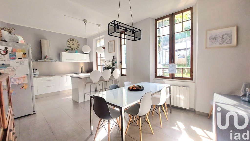 Achat maison à vendre 5 chambres 141 m² - Toulon