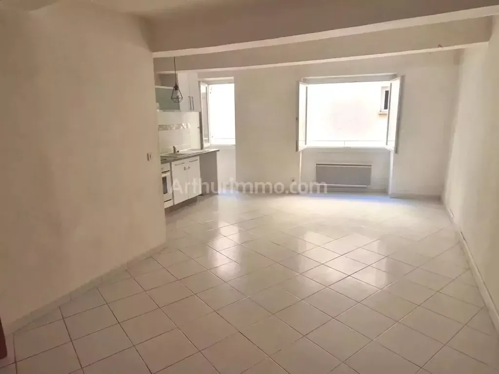 Achat maison à vendre 2 chambres 106 m² - Carcès