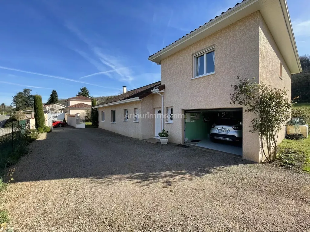 Achat maison à vendre 3 chambres 140 m² - Saint-Savin