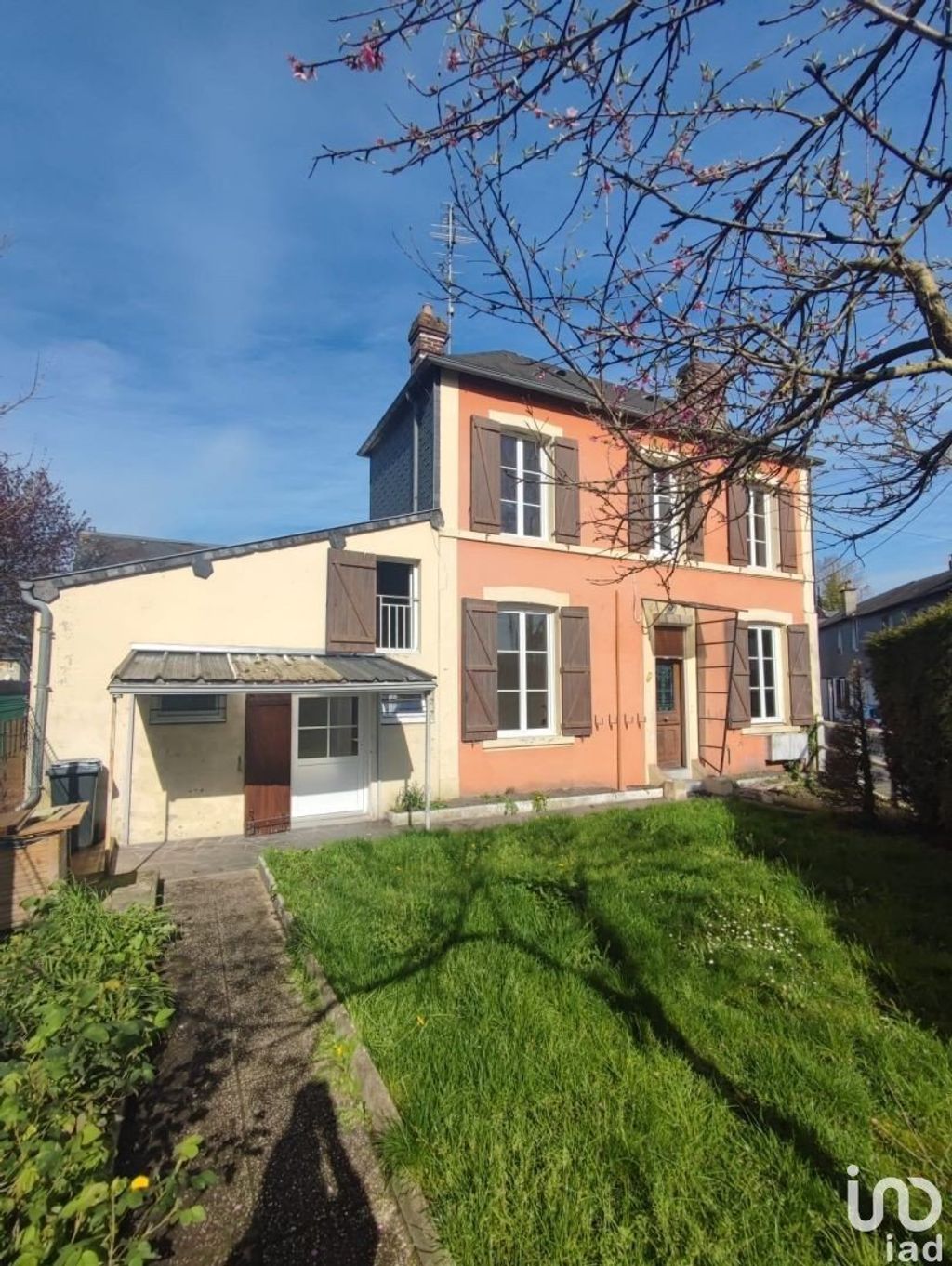 Achat maison à vendre 2 chambres 60 m² - Lisieux