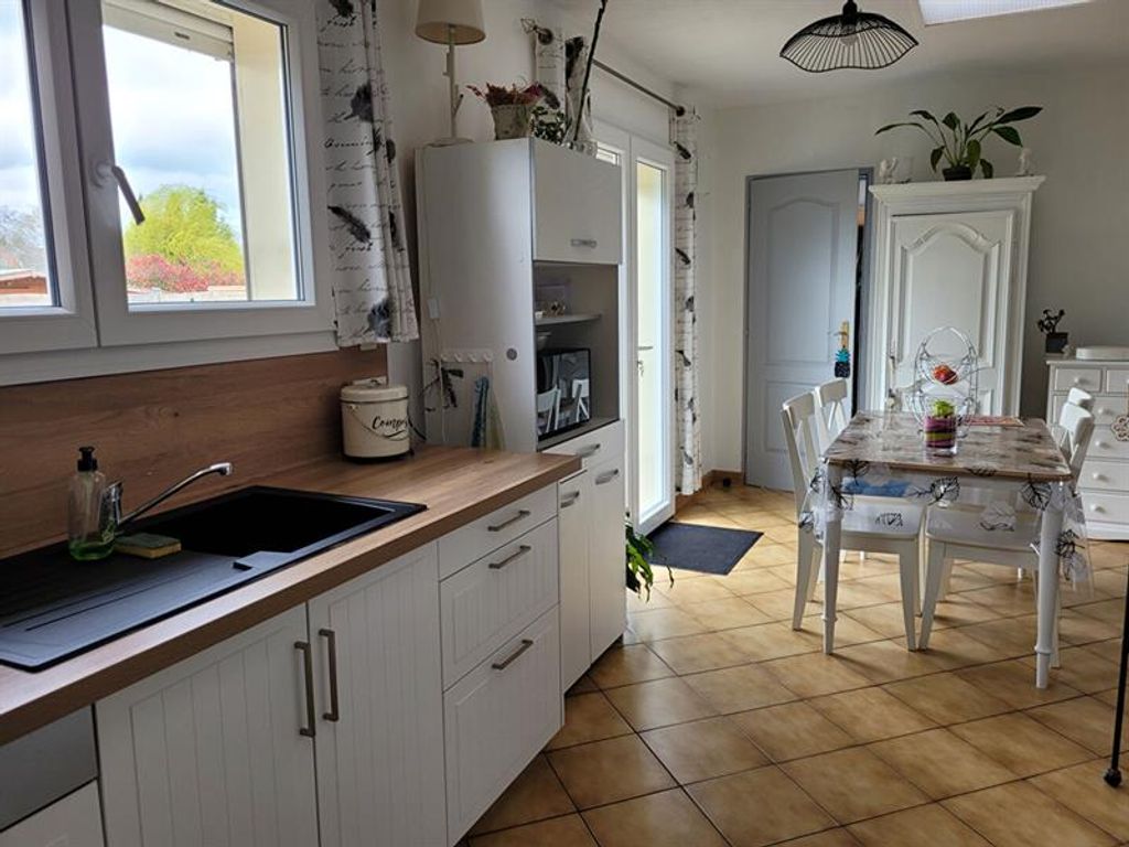 Achat maison à vendre 4 chambres 106 m² - Salomé