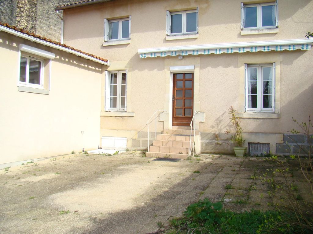 Achat maison à vendre 2 chambres 90 m² - Gençay