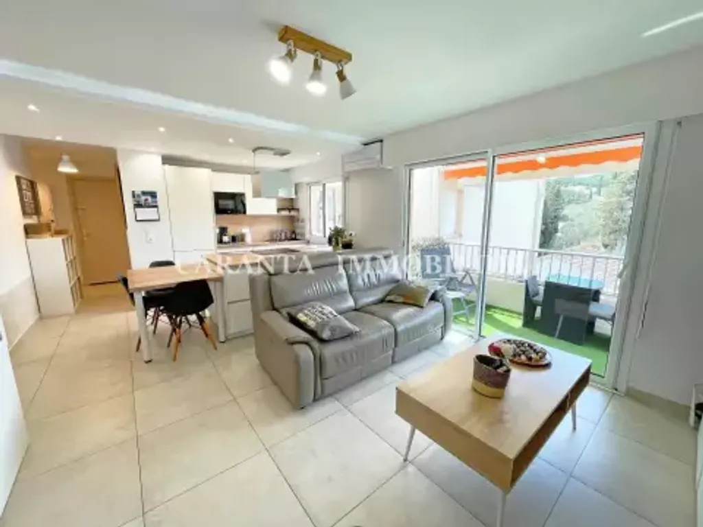 Achat appartement à vendre 2 pièces 44 m² - Sainte-Maxime