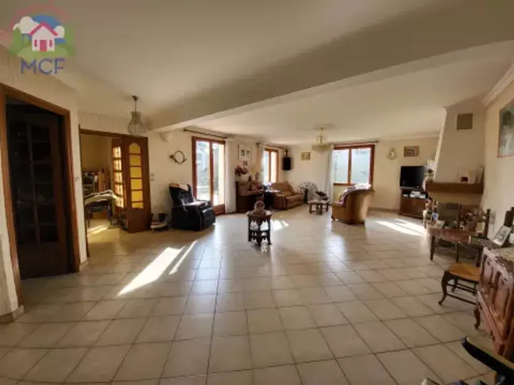 Achat maison à vendre 6 chambres 216 m² - Bréval