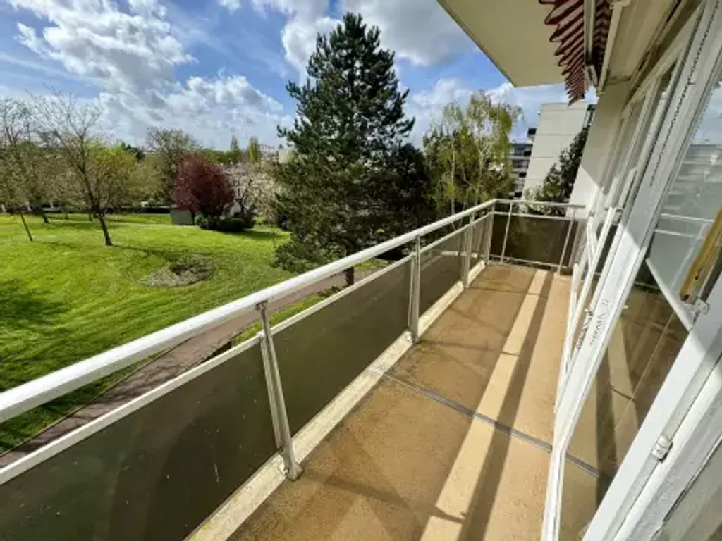 Achat appartement à vendre 3 pièces 63 m² - Livry-Gargan