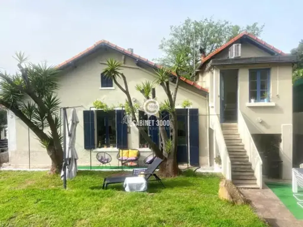 Achat maison à vendre 4 chambres 138 m² - Toulon