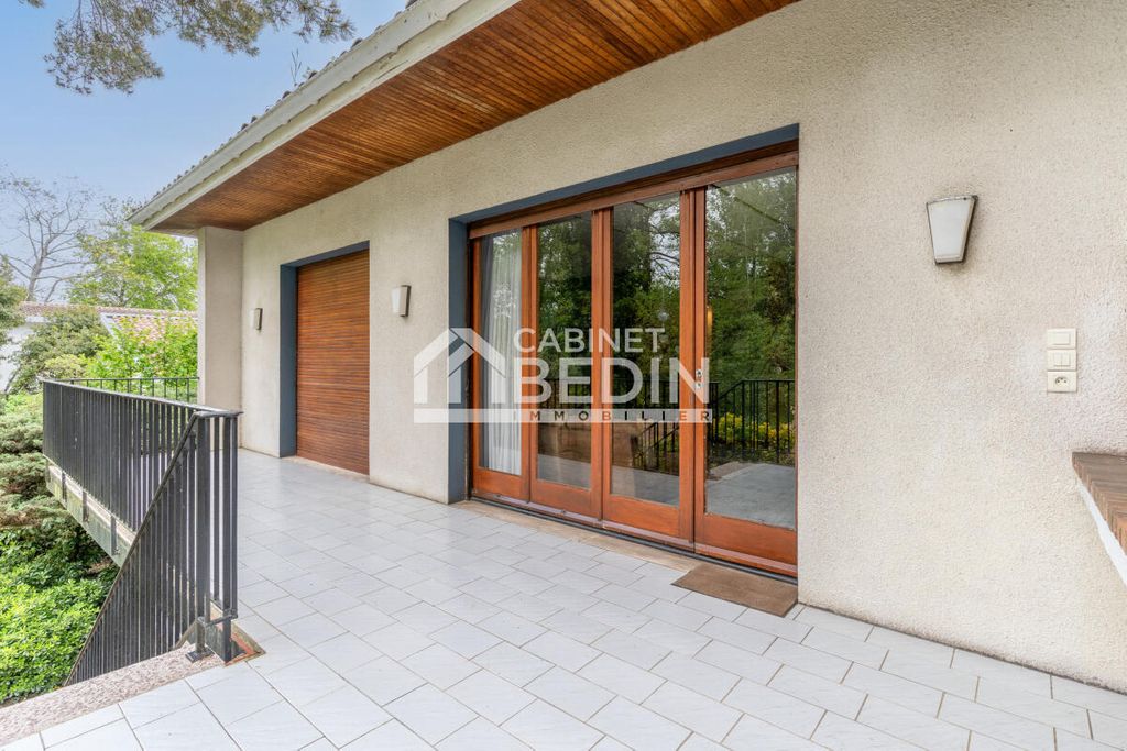 Achat maison à vendre 6 chambres 199 m² - Mérignac