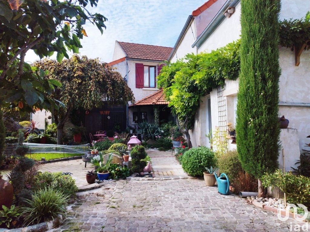 Achat maison à vendre 4 chambres 151 m² - Claye-Souilly