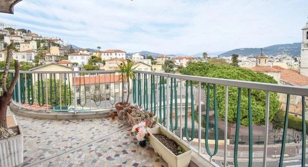 Achat appartement à vendre 4 pièces 90 m² - Nice