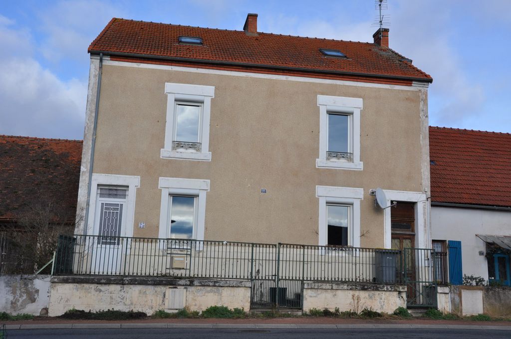 Achat maison à vendre 5 chambres 160 m² - Saint-Germain-des-Fossés