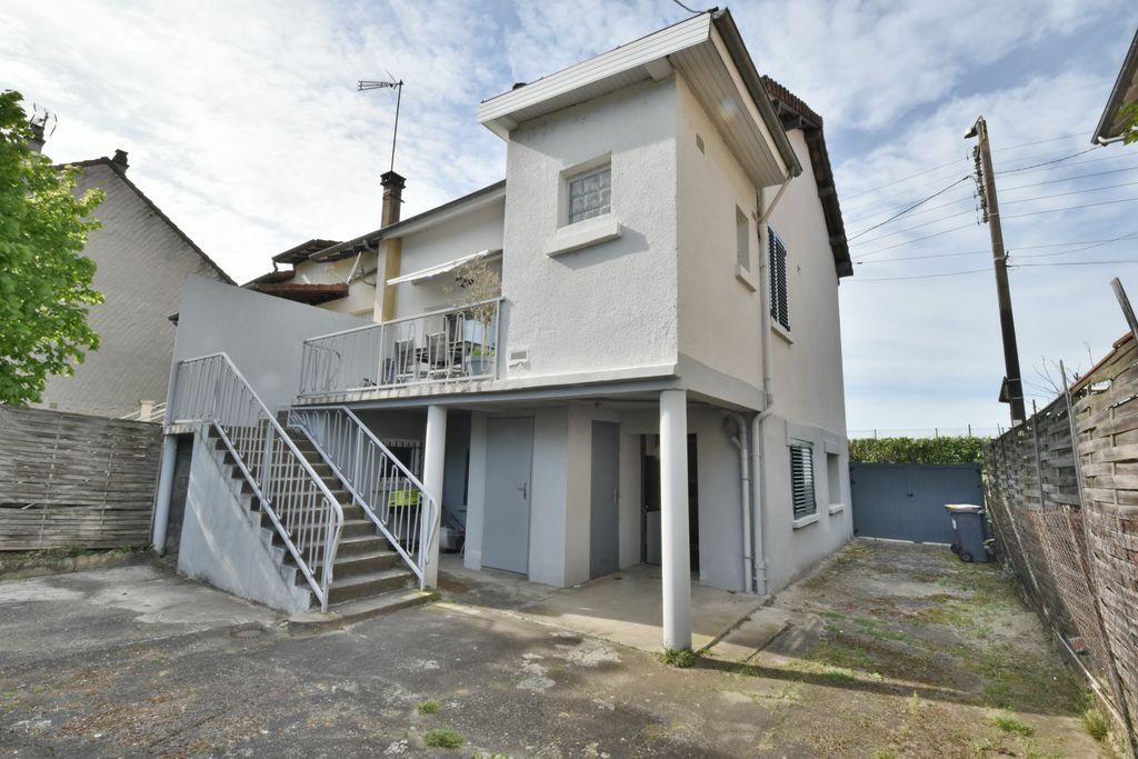 Achat maison à vendre 3 chambres 86 m² - Brive-la-Gaillarde