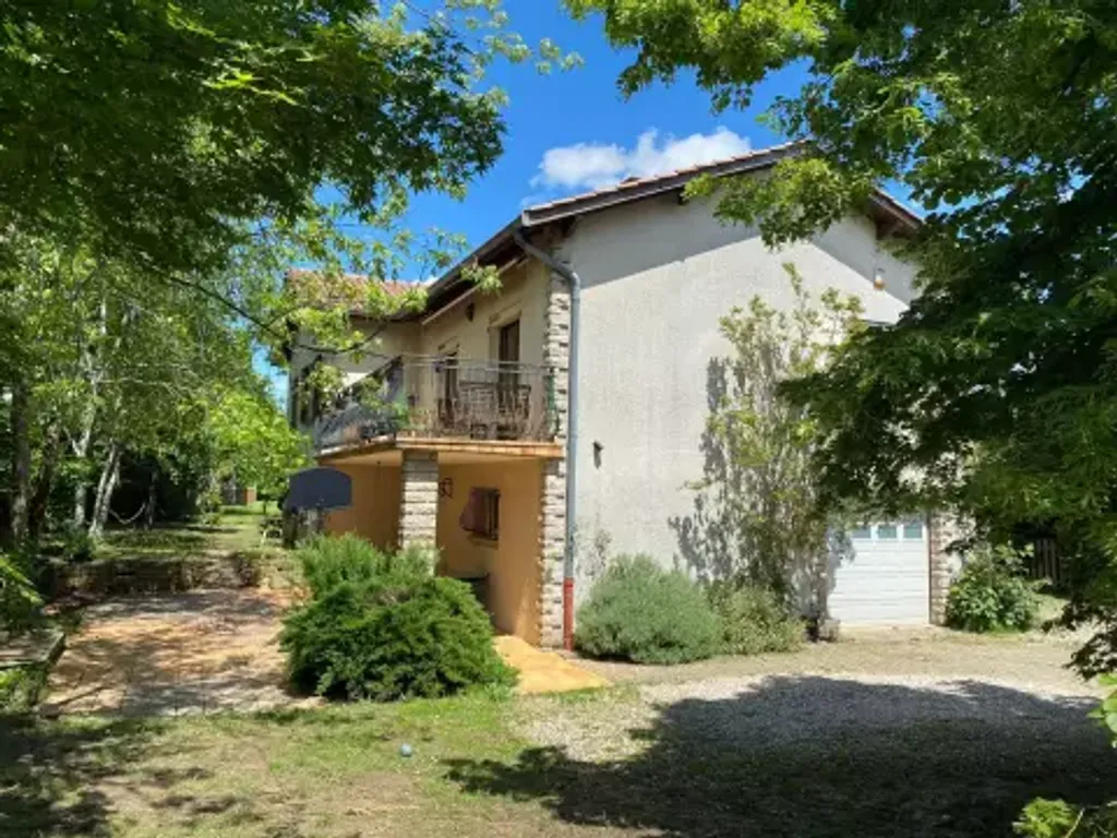 Achat maison à vendre 6 chambres 197 m² - Montanay