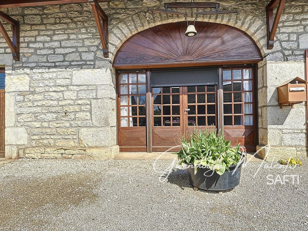 Achat maison à vendre 3 chambres 131 m² - Villers-Farlay