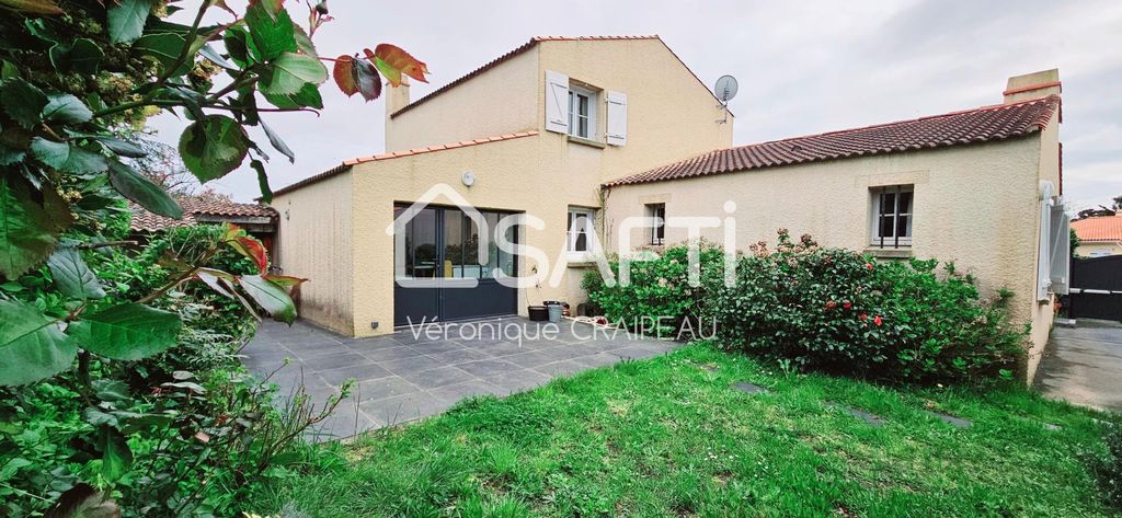 Achat maison à vendre 3 chambres 141 m² - La Roche-sur-Yon